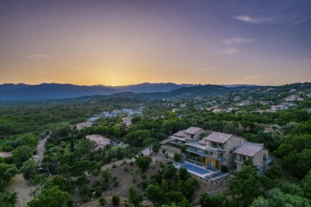 Villa 9 chambres, Arasu, Saint-Cyprien, piscine, vue mer, plage à pied, RL363 Villa Terra di Corsica