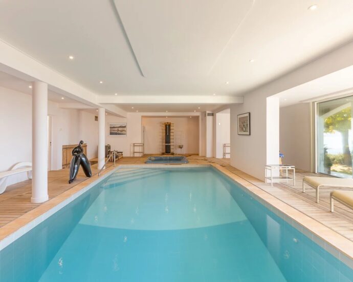 South Shore of Ajaccio, Exclusive Listing, Villa, 5 Bedrooms, Swimming Pool, Seafront, Walking Distance to the Beach