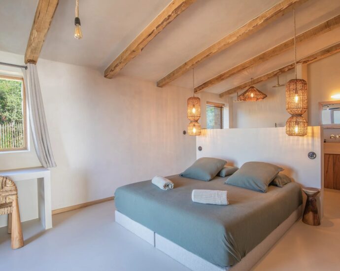 Olmeto, Villa contemporaine, vue mer et montagnes, 6 chambres,  piscine, proche plage