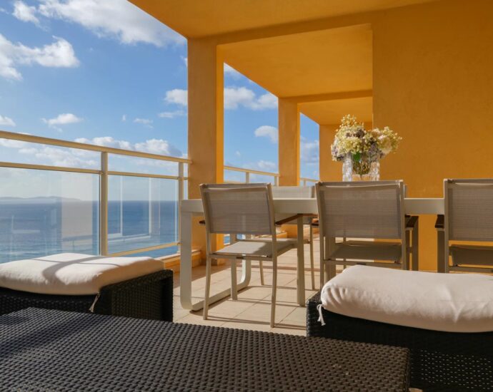 Ajaccio, Route des Sanguinaires, Appartement vue mer panoramique, 3 chambres, terrasse, plage à pied