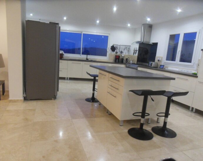 Propriano, villa 5 bedrooms, pool and sea view