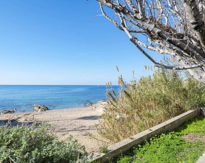 Exclusive: Ajaccio, waterfront villa with panoramic sea view, 6 bedrooms, walking distance to the beach.