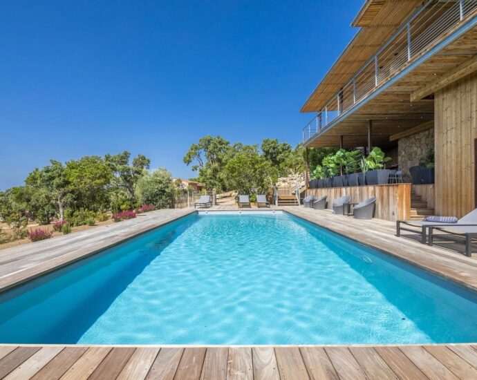 Villa 9 chambres, Arasu, Saint-Cyprien, piscine, vue mer, plage à pied, RL363 Villa Terra di Corsica