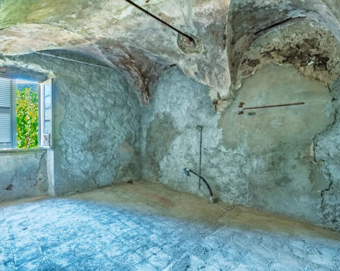 Exclusivity, Balagne, Occhiatana, Manor House to Renovate, 12 Rooms, Outbuilding, Mountain Views, Close to L’Île-Rousse and the Beaches