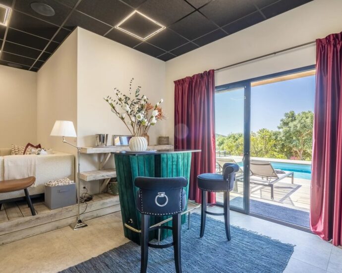 Villa 9 chambres, Arasu, Saint-Cyprien, piscine, vue mer, plage à pied, RL363 Villa Terra di Corsica