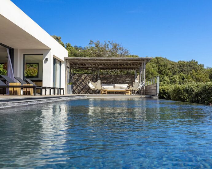 Domaine de Cala Rossa, 5 bedroom villa, pool and sea view, Villa Serra