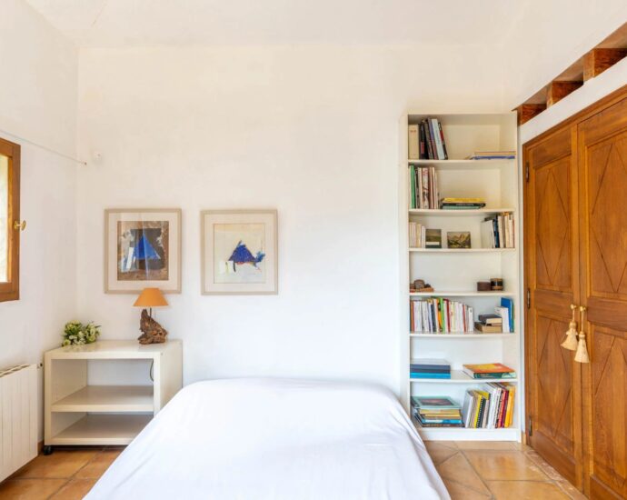 Sainte-Lucie de Porto-vecchio, Cavallone, architect-designed villa, 4 bedrooms, pool, sauna, panoramic sea view, close to the beach