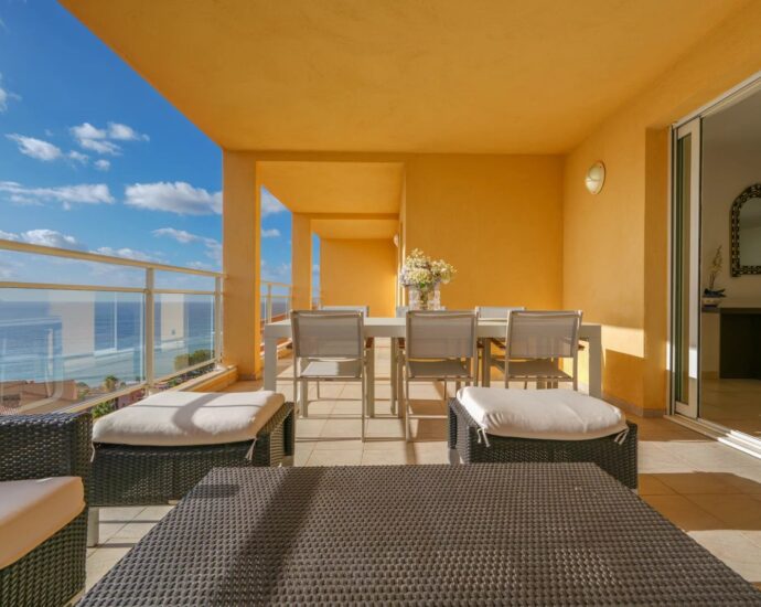 Ajaccio, Route des Sanguinaires, Appartement vue mer panoramique, 3 chambres, terrasse, plage à pied