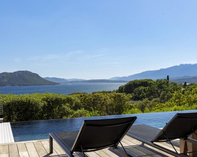 Domaine de Cala Rossa, 5 bedroom villa, pool and sea view, Villa Serra