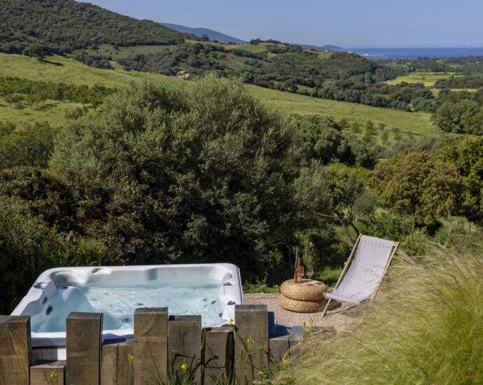 Propriano, villa 3 chambres, piscine, vue mer et montagnes, proche plage