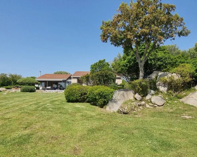 Cappiciola, Propriété pieds dans l’eau, 7 chambres, 2 piscines, accès direct à la plage, vue mer panoramique