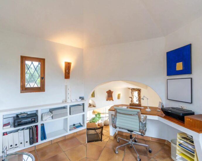 Sainte-Lucie de Porto-vecchio, Cavallone, architect-designed villa, 4 bedrooms, pool, sauna, panoramic sea view, close to the beach