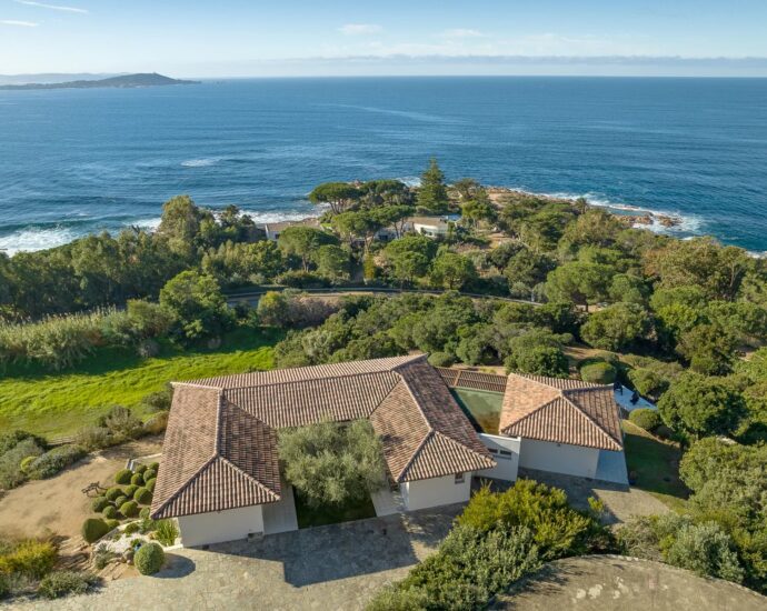 South Shore of Ajaccio, Exclusive Listing, Villa, 5 Bedrooms, Swimming Pool, Seafront, Walking Distance to the Beach