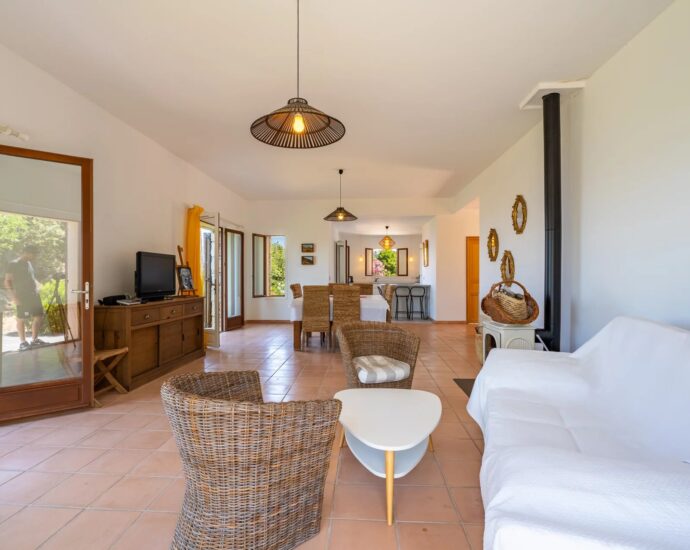 Sant’Antonino, villa type bergerie, 3 chambres, piscine, vue mer