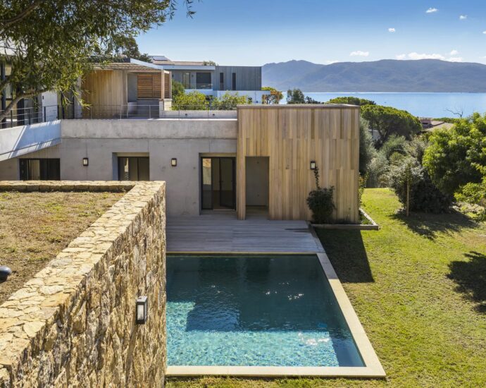 Abbartello, Olmeto, Villa d’architecte, 6 chambres, vue mer panoramique, plage à pied