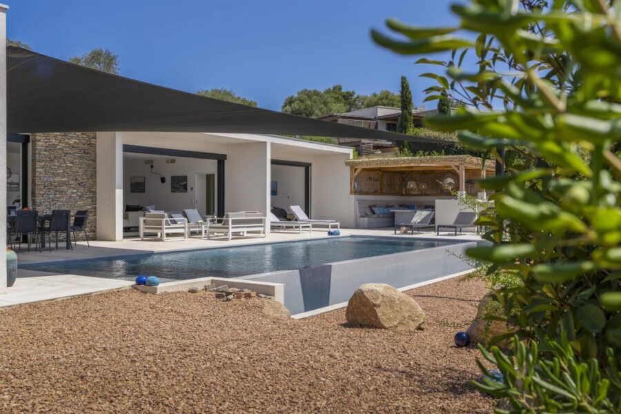 Arasu, villa 4 bedrooms, swimming-pool, Casa Alivu RL307