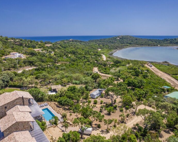 Villa 9 chambres, Arasu, Saint-Cyprien, piscine, vue mer, plage à pied, RL363 Villa Terra di Corsica