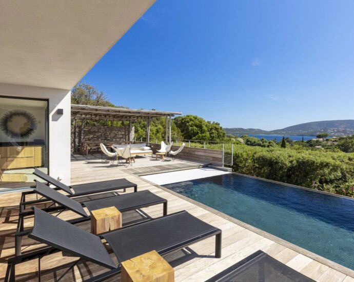 Domaine de Cala Rossa, 5 bedroom villa, pool and sea view, Villa Serra