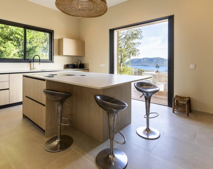 Porto-Vecchio, Marina Di Fiori,  Villa 4 chambres, piscine, vue mer, proche plage