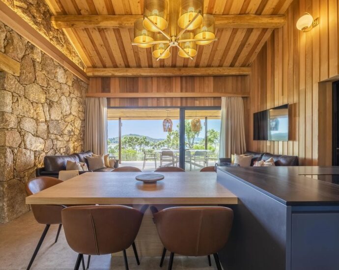 Villa 9 chambres, Arasu, Saint-Cyprien, piscine, vue mer, plage à pied, RL363 Villa Terra di Corsica