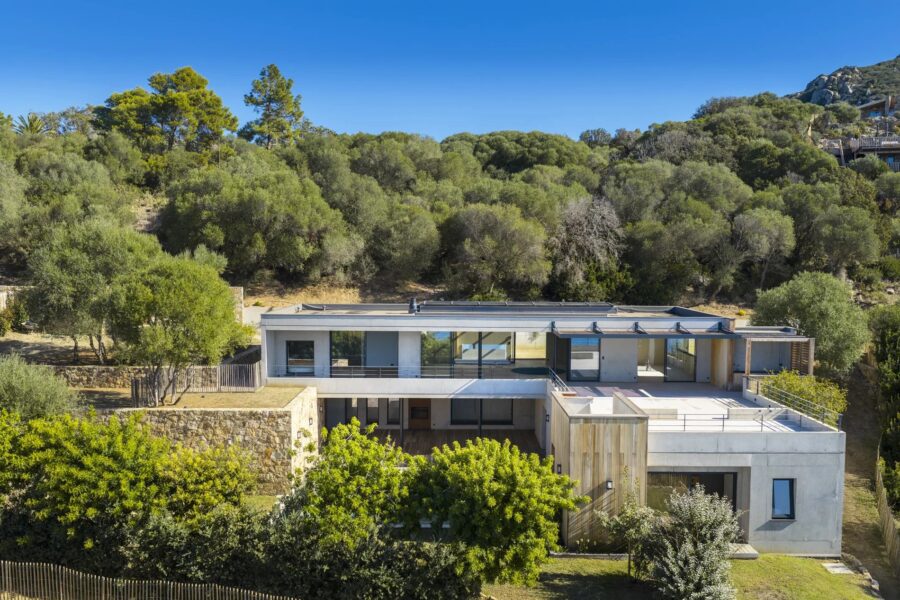 Abbartello, Olmeto, Villa d’architecte, 6 chambres, vue mer panoramique, plage à pied