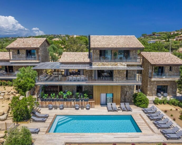 Villa 9 chambres, Arasu, Saint-Cyprien, piscine, vue mer, plage à pied, RL363 Villa Terra di Corsica