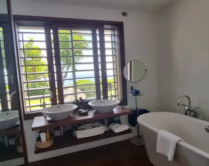 Cappiciola, Propriété pieds dans l’eau, 7 chambres, 2 piscines, accès direct à la plage, vue mer panoramique