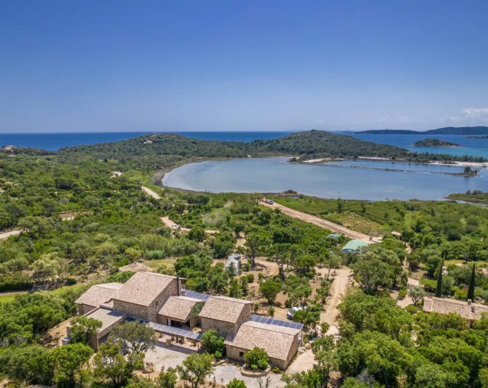 Villa 9 chambres, Arasu, Saint-Cyprien, piscine, vue mer, plage à pied, RL363 Villa Terra di Corsica