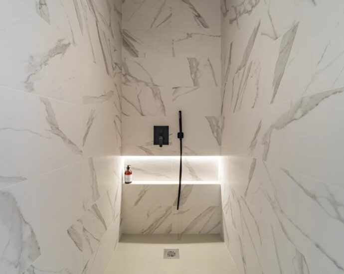 Santa-Reparata Di Balagna, 4 rooms, swimming pool, panoramic view of lake and mountains