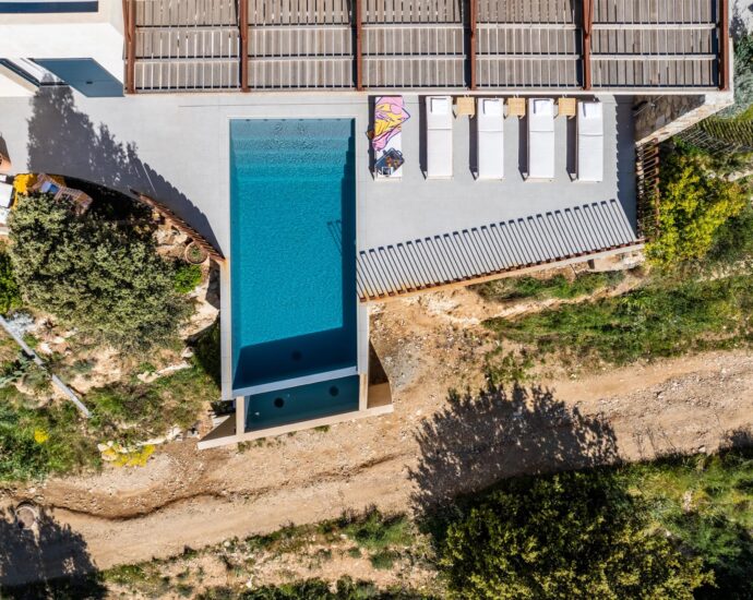 Santa-Reparata Di Balagna, 4 rooms, swimming pool, panoramic view of lake and mountains