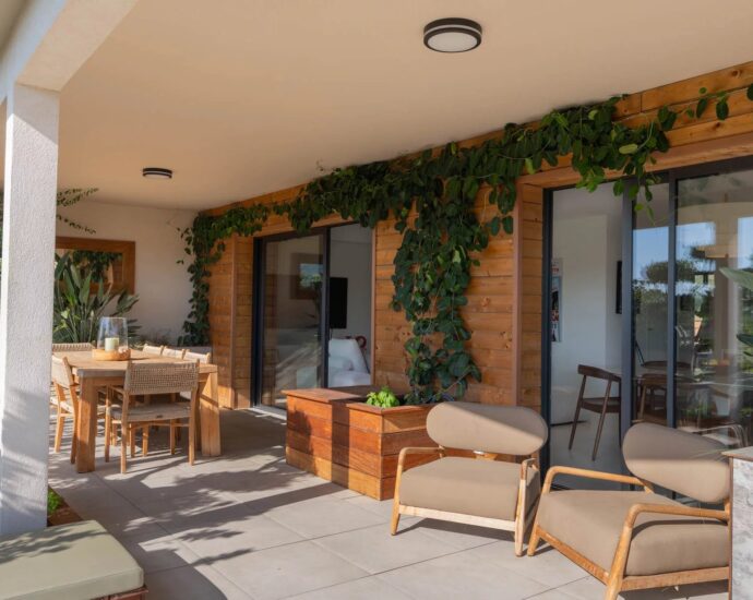 Lecci, appartement 3 chambres, terrasse, vue montagnes, proche plages Saint-Cyprien et Cala Rossa