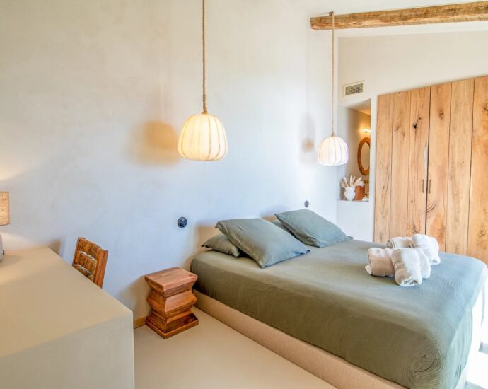 Olmeto, Villa contemporaine, vue mer et montagnes, 6 chambres,  piscine, proche plage