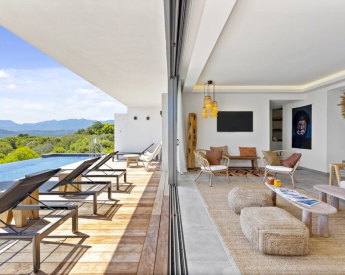 Domaine de Cala Rossa, 5 bedroom villa, pool and sea view, Villa Serra