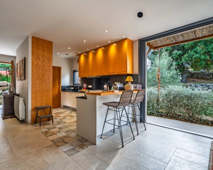 Région de Calvi, Zilia, villa 5 chambres, piscine chauffée, vue montagnes