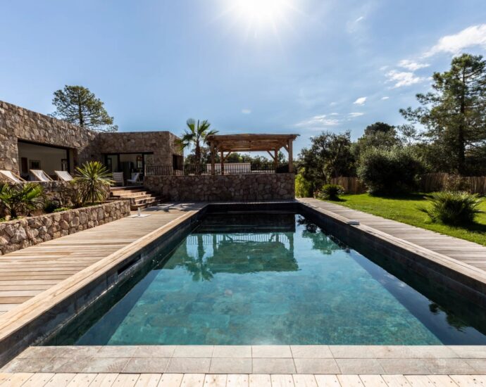 Exclusivité, Lecci, proche Saint-Cyprien, Villa en pierre type bergerie, 4 chambres, piscine, proche plage