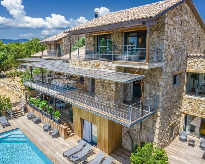 Villa 9 chambres, Arasu, Saint-Cyprien, piscine, vue mer, plage à pied, RL363 Villa Terra di Corsica