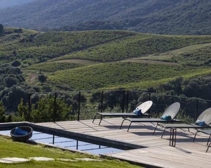 Propriano, villa 3 chambres, piscine, vue mer et montagnes, proche plage