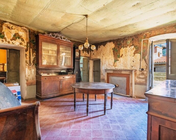 Exclusivity, Balagne, Occhiatana, Manor House to Renovate, 12 Rooms, Outbuilding, Mountain Views, Close to L’Île-Rousse and the Beaches