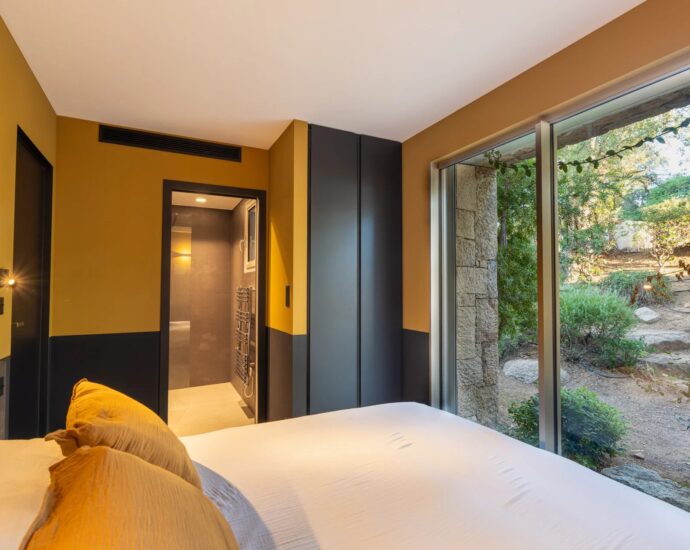 Porto Vecchio, Arasu, Villa 6 chambres,  vue mer, piscine, proche plage