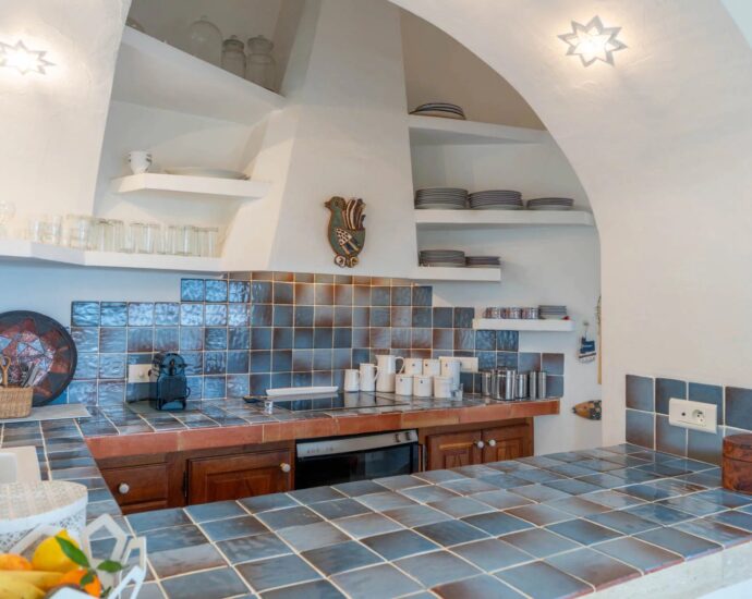 Sainte-Lucie de Porto-vecchio, Cavallone, architect-designed villa, 4 bedrooms, pool, sauna, panoramic sea view, close to the beach