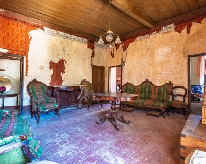 Exclusivity, Balagne, Occhiatana, Manor House to Renovate, 12 Rooms, Outbuilding, Mountain Views, Close to L’Île-Rousse and the Beaches