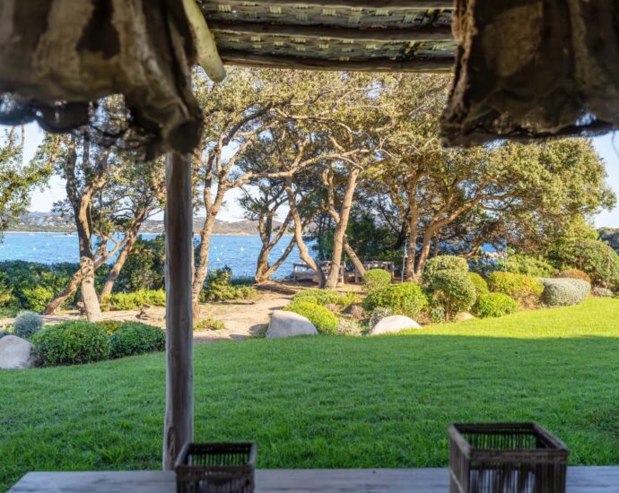 Exclusivity, Exceptional waterfront property, Rare opportunity, Porto-Vecchio, Domaine de Cala Rossa, 7-bedroom, 7 bathroom villa with pool