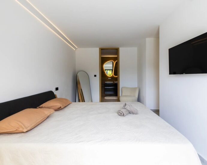 Lecci, Villa Contemporaine, 3 chambres, Piscine, Proche plage