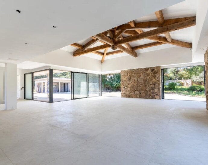 Porto-Vecchio, Villa d’architecte, 6 chambres, piscine, vue montagne