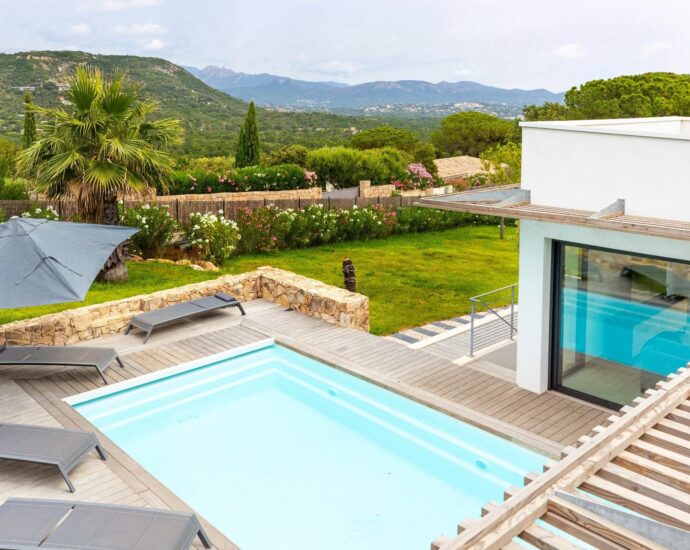 Villata, 5 bedroom semi-detached villa with pool and sea view, RL309 Villata