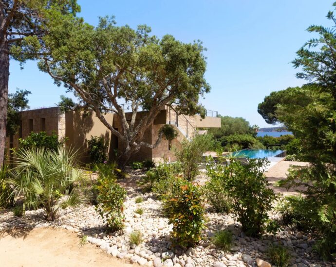 Porto-Vecchio, Domaine de Cala Rossa, villa 4 bedrooms, swimming pool and beach at walking distance,