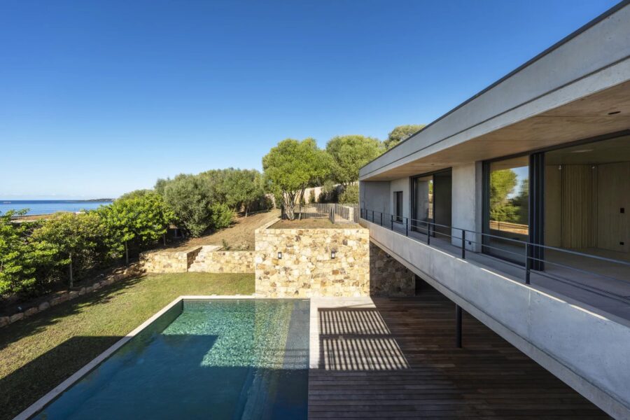 Abbartello, Olmeto, Villa d&rsquo;architecte, 6 chambres, vue mer panoramique, plage à pied