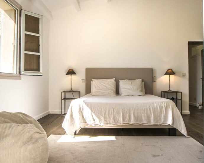 Lumio, 7 bedroom villa, swimming pool, panoramic sea view, close to the beach