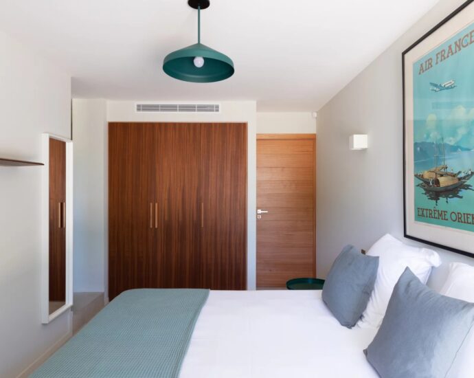 Porto-Vecchio, Domaine de Cala Rossa, villa 4 bedrooms, swimming pool and beach at walking distance,