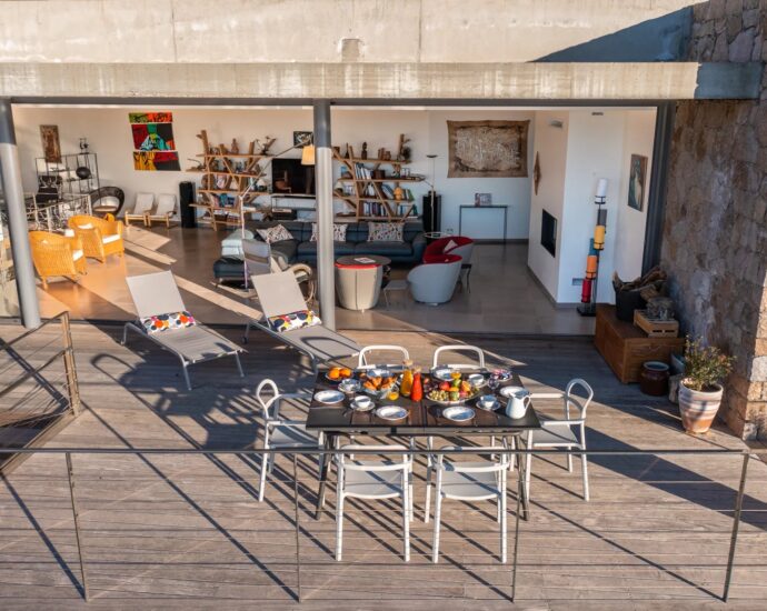 Lumio, Villa d’architecte, 6 chambres, vue mer panoramique, piscine chauffée, proche des plages